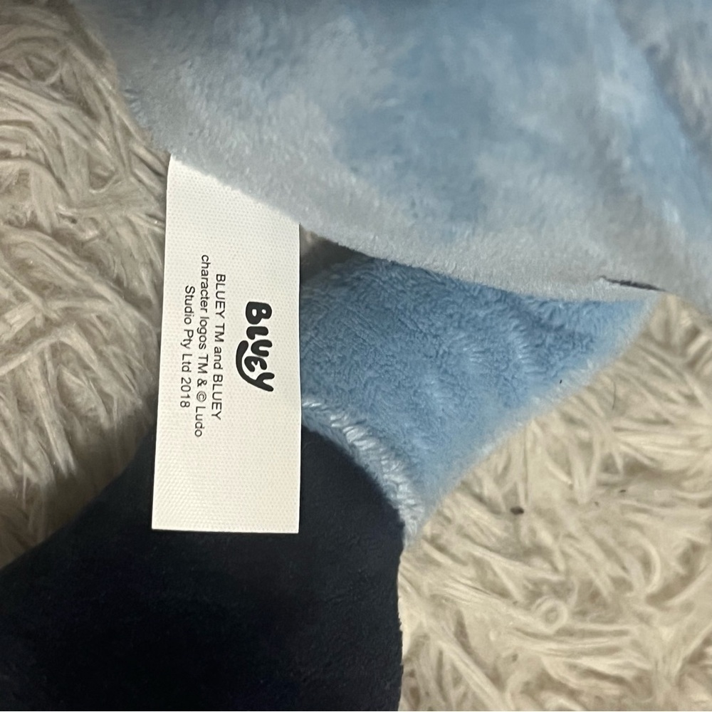 Bluey Christmas Crown and Gift Plush Toy Limited Edition NWT - Picture 8 of 11